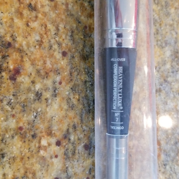 make up brush - Picture 2 of 2